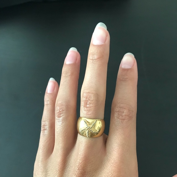 Reformation Jewelry - 🥀SOLD🥀 Adjustable Gold Starfish Ring